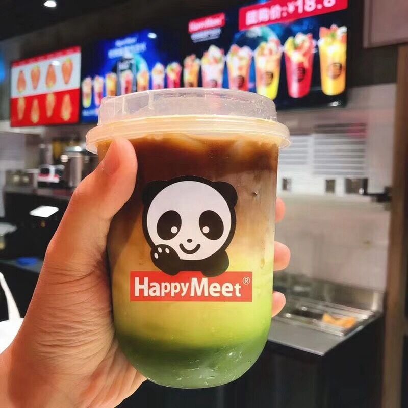 فنجان‌های پلاستیکی یکبار مصرف کالیبر ۹۰ میلی‌متری با سطح صاف و بسته‌بندی کارتن موج‌دار مناسب برای رویدادهای پذیرایی